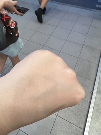 之後顏色很自然也很薄透貼膚