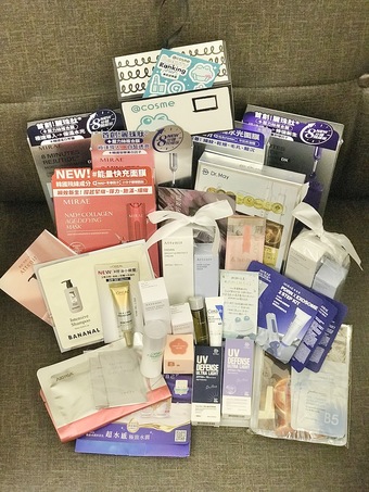 滿滿幾排的Cosme吉祥物