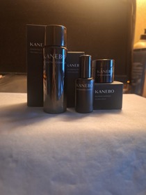 marbella - KANEBO 佳麗寶 凝萃潤光乳 使用心得圖片