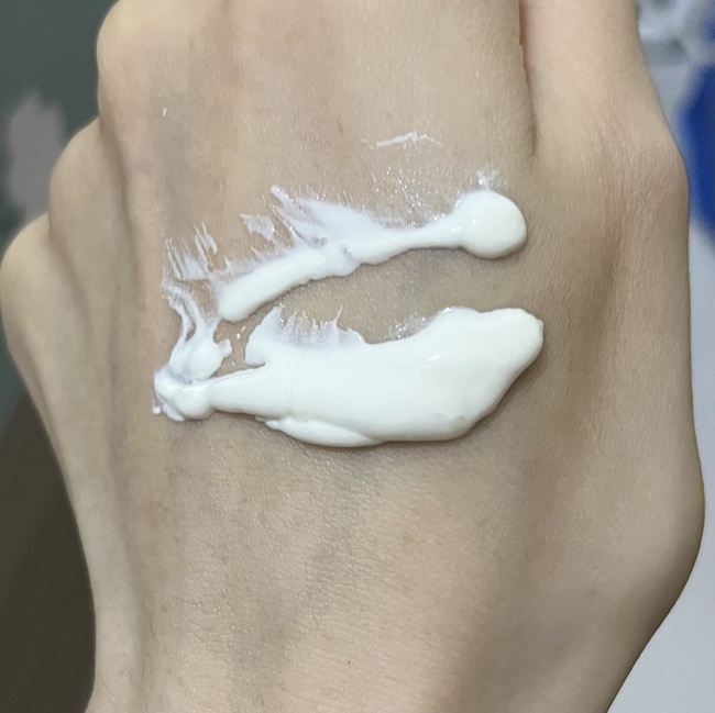 但易抹開帶有淡淡花香味