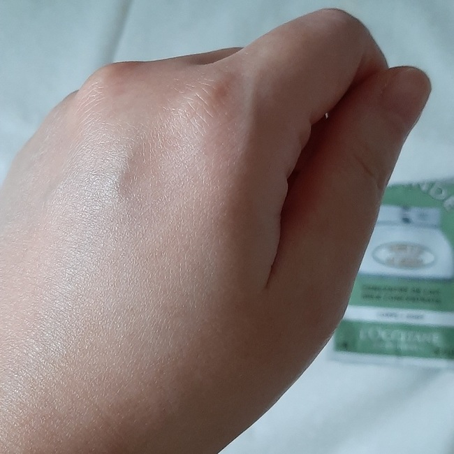 後塗抹後的膚觸👇是舒服的💖