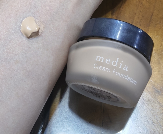 的產品是OCC亮膚色 的產品是OCC亮膚色