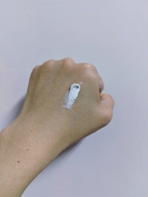 Mandy Ross - Eau Thermale Avène 雅漾 Cica修復霜 使用心得圖片