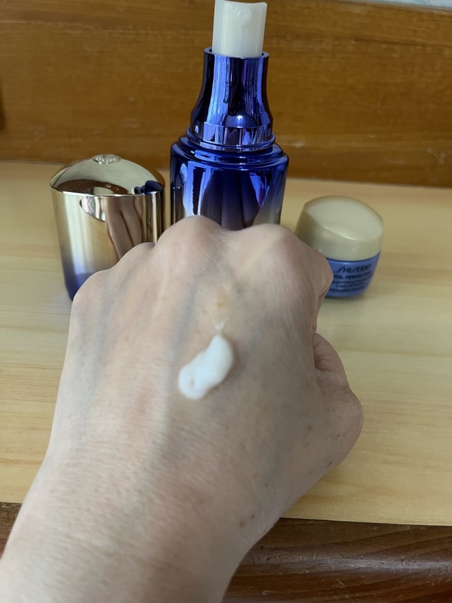 很快就吸收了臉不會有油膩感