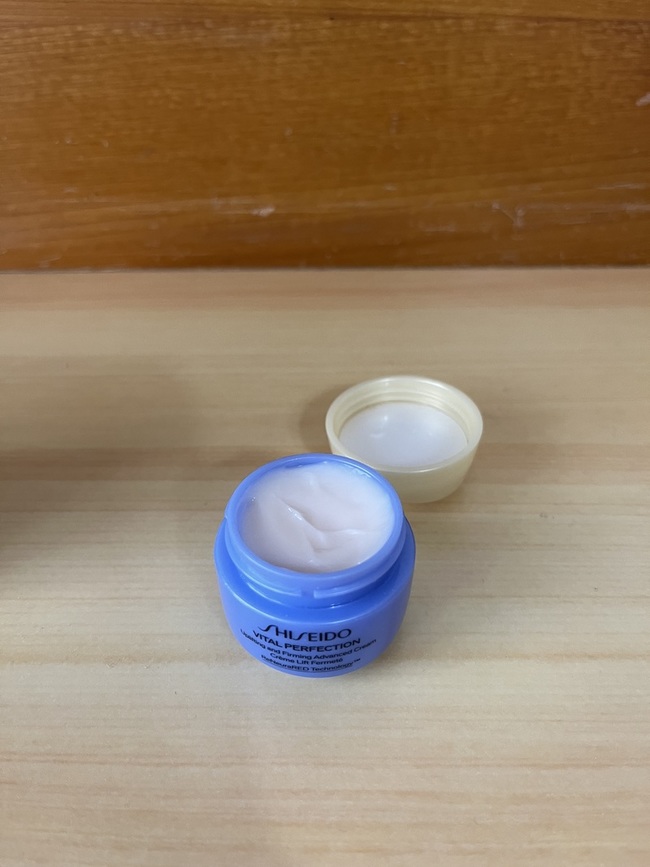 這是另一個試用的產品緊緻霜