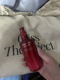 yunru12 - SHISEIDO 資生堂國際櫃 紅妍山茶花修護精華 使用心得圖片