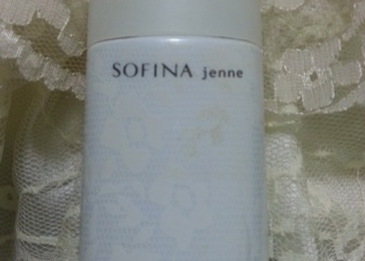 已經用第二瓶了前陣子屈臣氏特價383元我又