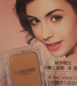 Langweilig - LANCÔME 蘭蔻 瞬白奇蹟持久嫩粉餅升級版SPF35/PA+++ 使用心得圖片