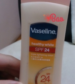 Bao0711 - Vaseline 凡士林 SPF24三重亮白防曬修護潤膚露(升級版) 使用心得圖片