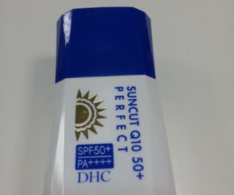 不愛冬天 - DHC 金靚白防曬乳SPF50+/PA++++ 使用心得圖片