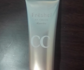 chi  chi - Freshel 膚蕊 淨柔美顏CC霜SPF32 PA++ 使用心得圖片