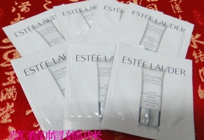 草莓帽媽咪 - Estée Lauder 雅詩蘭黛 晶燦光極致亮透粉底液SPF21 PA+ 使用心得圖片