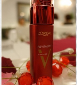 小小果子 - L'OREAL PARIS 巴黎萊雅 活力緊緻V型超緊緻精華 使用心得圖片