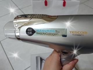 個月前才去AVEDA染髮，一直謹記設計師告