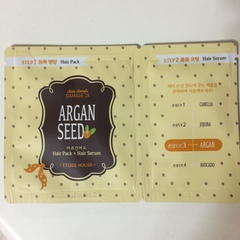 網友吉妮Huang在心得中提到浪漫香吻x2倍精華護髮素(堅果種籽)和隨身包有關 一包完全不會有出門帶旅行組怕剩下的擔心(丟