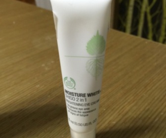 嘿嘿小月光 - The Body Shop 美體小舖 水嫩淨白雙效亮眼精華冰斗 使用心得圖片