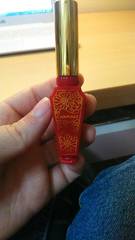 人推這款唇蜜，那天在屈臣氏有看到所以就買了