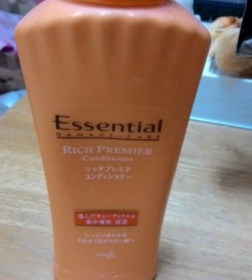 曼妮妮 - Essential 逸萱秀 滋養柔順感潤髮乳 使用心得圖片