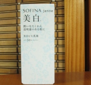 夏 雨 - SOFINA 蘇菲娜 透美顏美白日間保濕防護乳SPF50+PA+++ 使用心得圖片