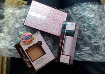 混和偏油其實前陣子在屈臣氏還在猶豫不決該不