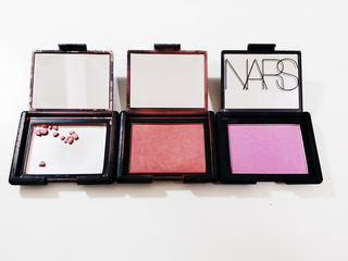 年，大約第五年就因為鐵片君露出範圍太大腮紅