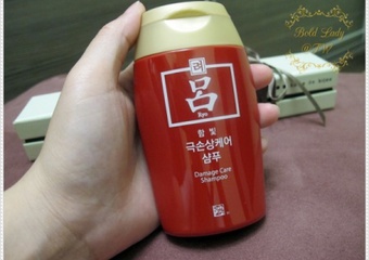 網友Bold Lady在心得中提到韓方修護洗髮乳(受損髮質適用)和洗卸旅行組有關 試用品是100ml的旅行組用了約3~4天左