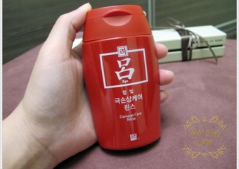 網友Bold Lady在心得中提到韓方修護潤髮乳(受損髮質適用)和旅行包有關 試用品為100ml的旅行組潤髮產品我通常只